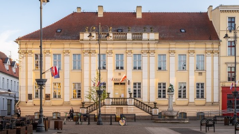 U nas każdy blok ma swojego bibliotekarza. Główny Urząd Statystyczny między regałami [raport]