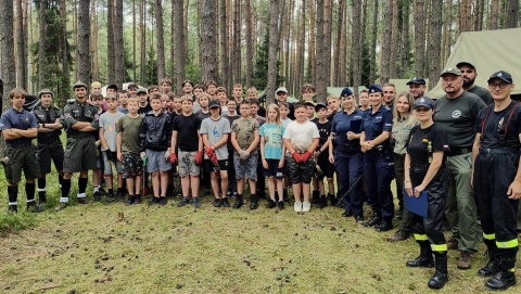 Zjawa pod kontrolą. Policjanci sprawdzają kolonie i obozy w regionie [zdjęcia]