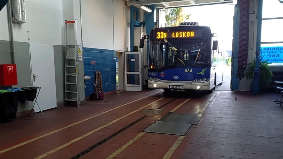 Sprawdzają autobusy i trzeźwość kierowców. Kontrole w czterech miastach regionu [wideo, zdjęcia]